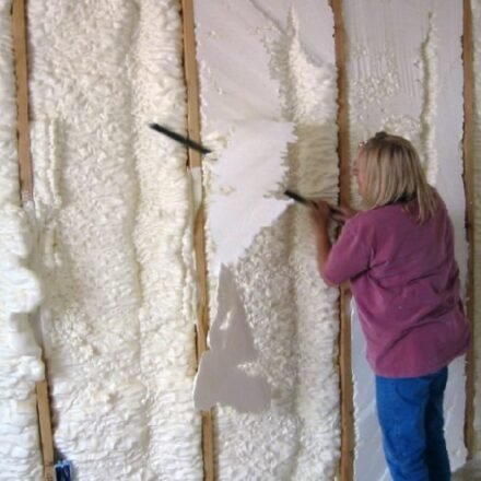 closed cell spray foam insulation